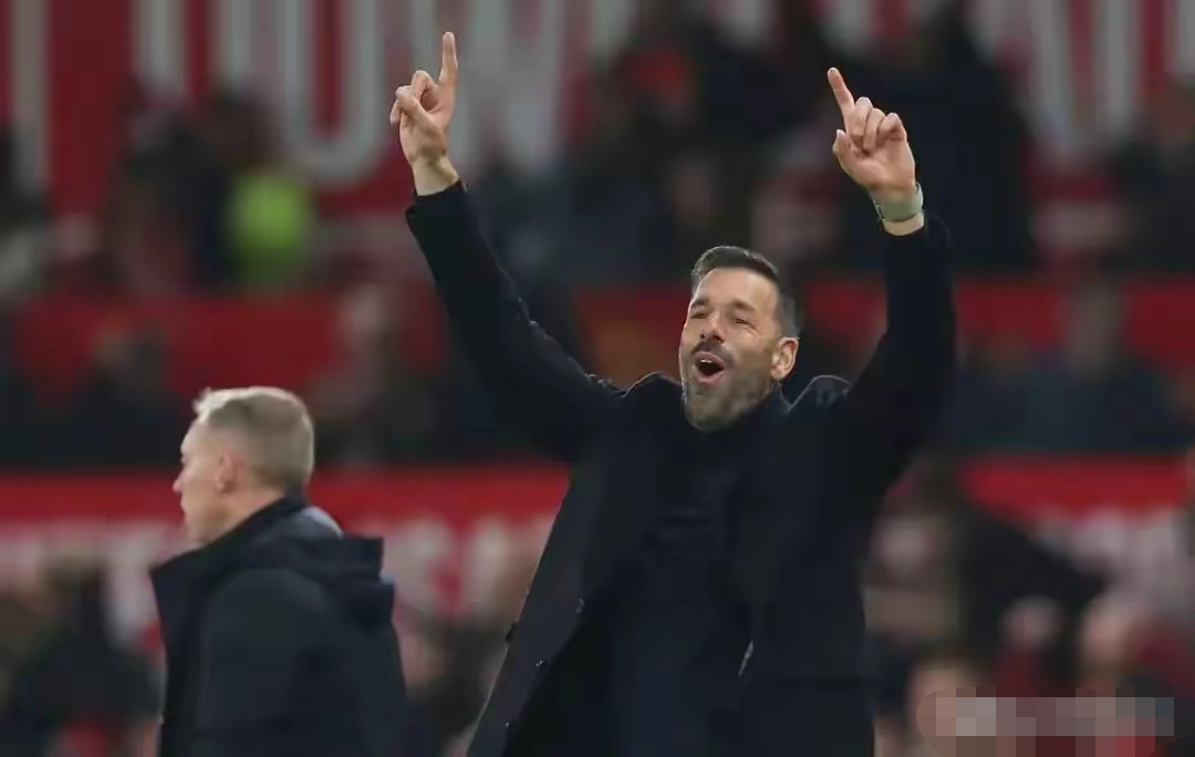 曼联客场战胜对手,取得三分 曼联客场战胜对手,取得三分