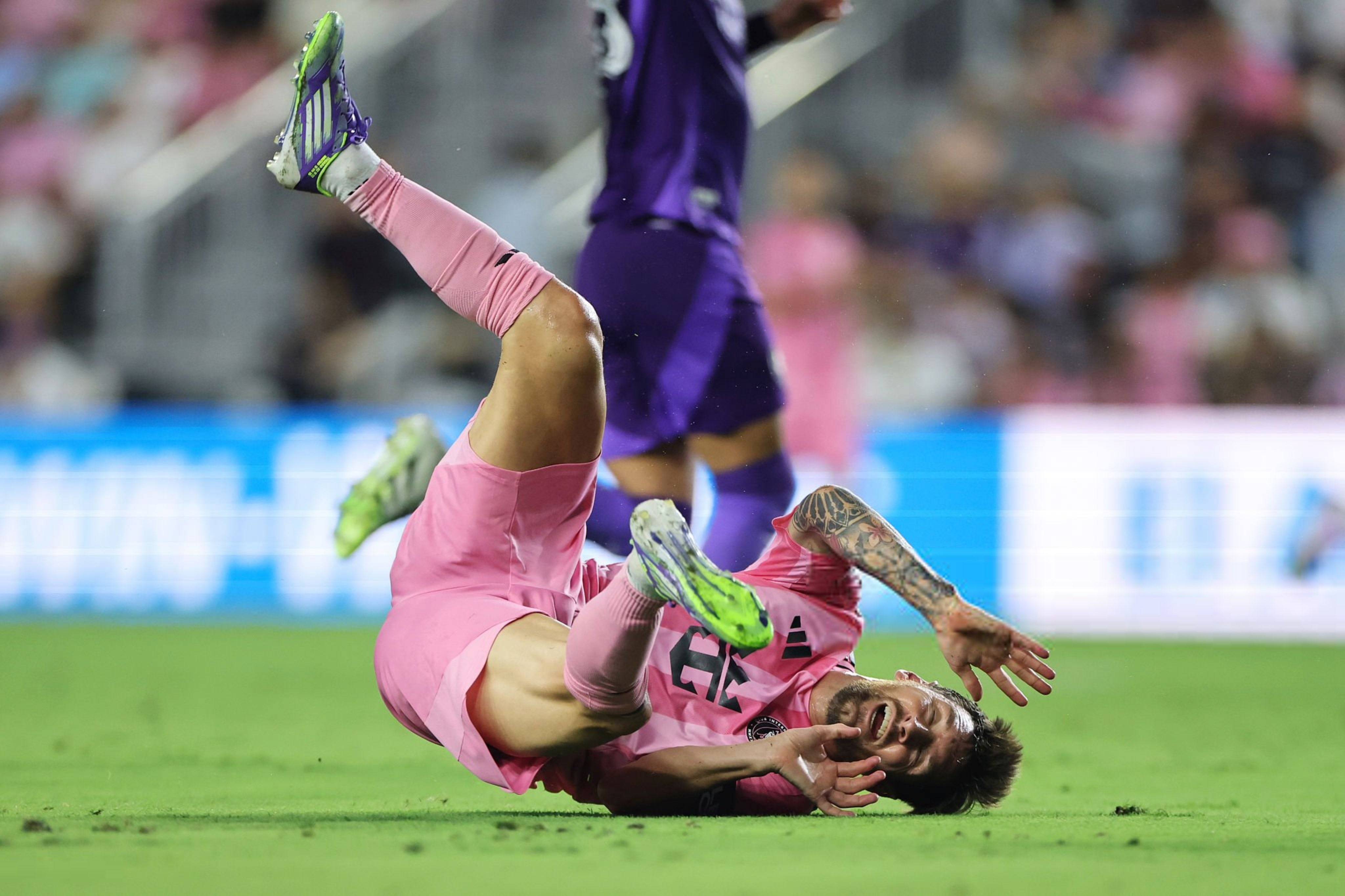 包含梅西助攻后脚踝受伤提前下场的词条 包含梅西助攻后脚踝受伤提前下场的词条