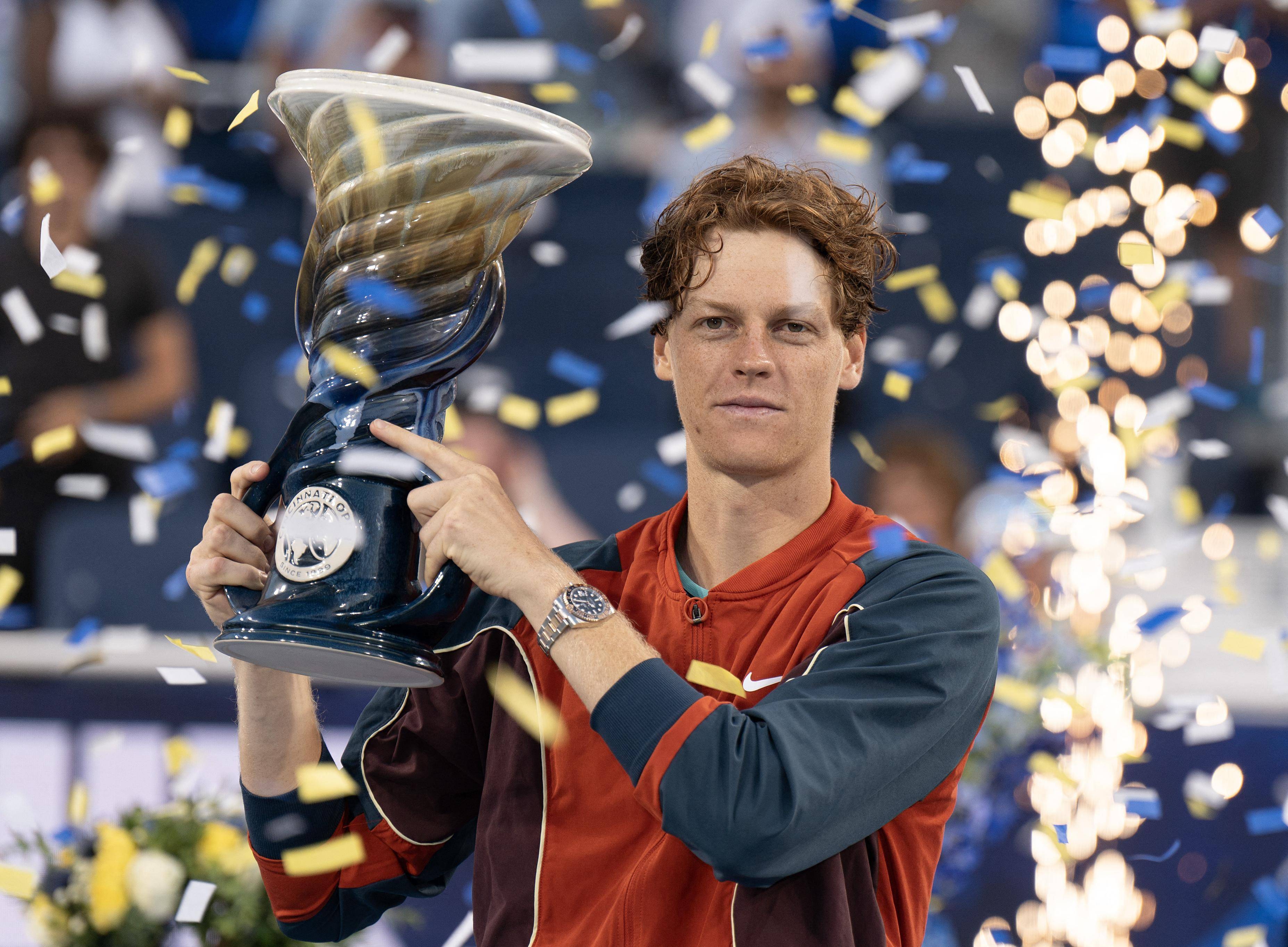 温网碾压澳网，辛纳刷新纪录的简单介绍