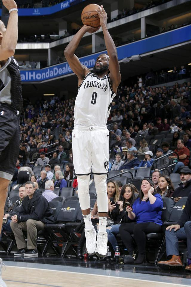 关于篮网翻盘公牛，福克斯刷新纪录的信息