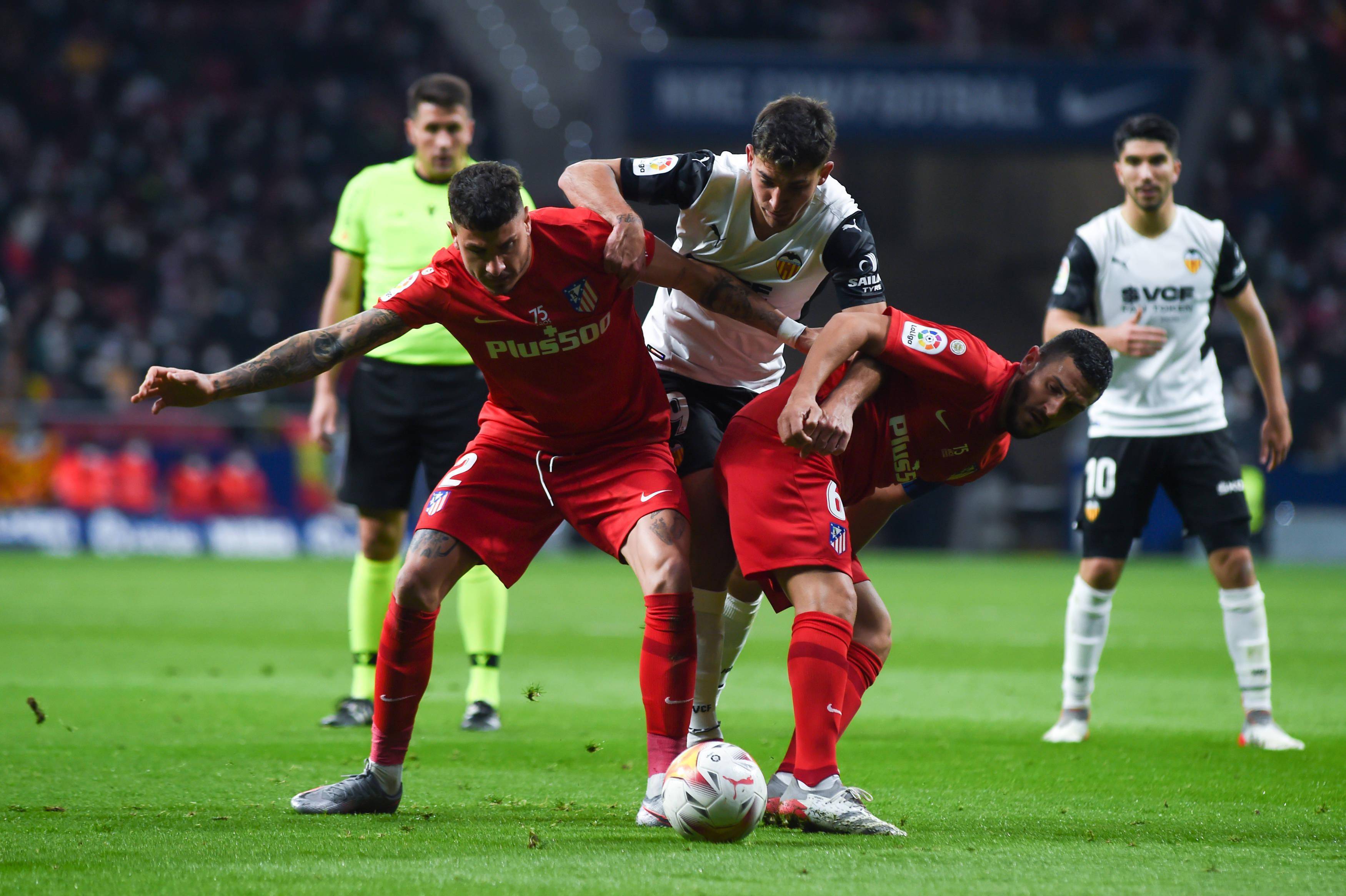 精彩纷呈比赛不断，西甲赛事竞争激烈