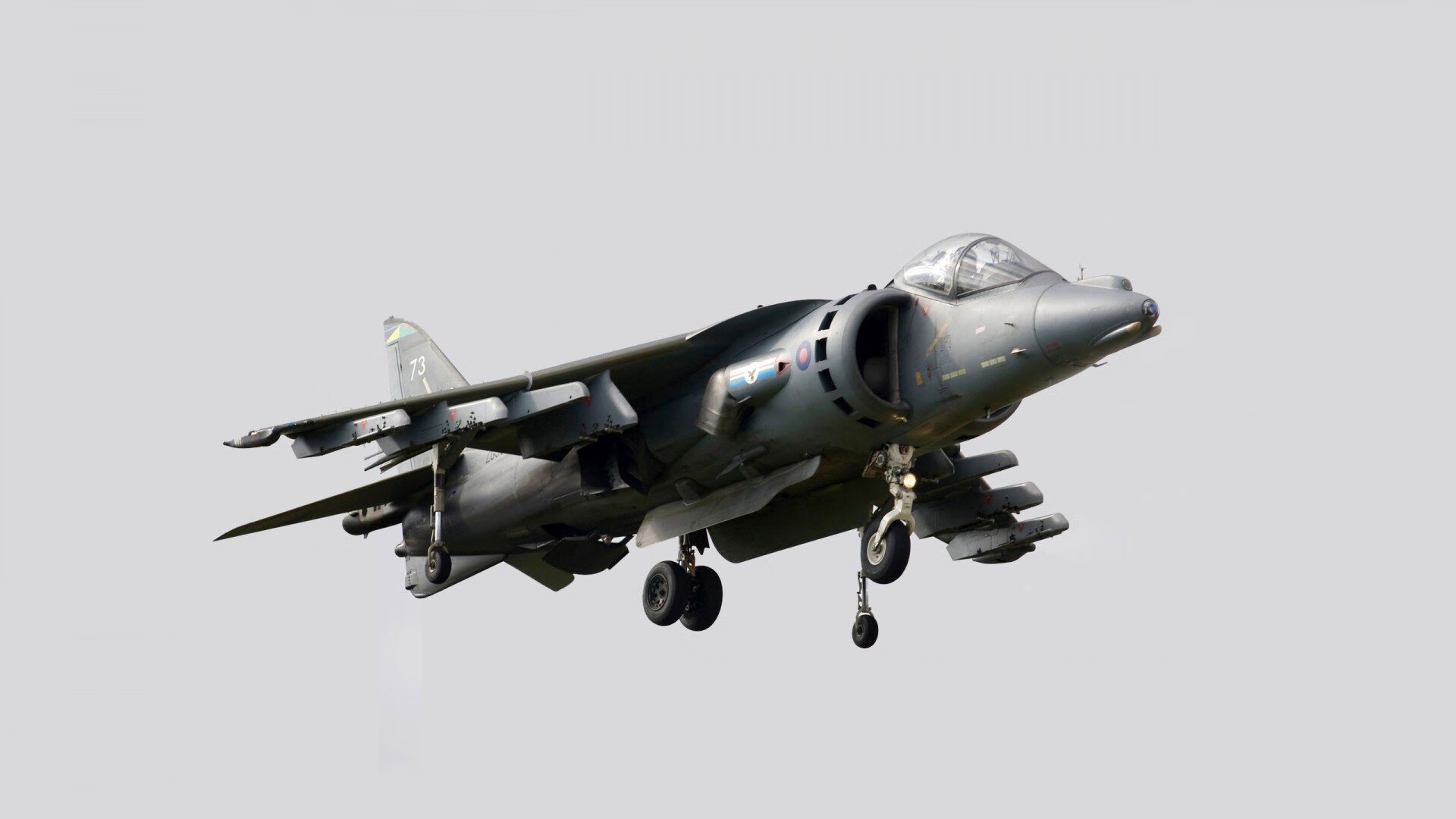 小舞台对阵大心脏，戈麦斯在唯一交锋中照亮足球宇宙