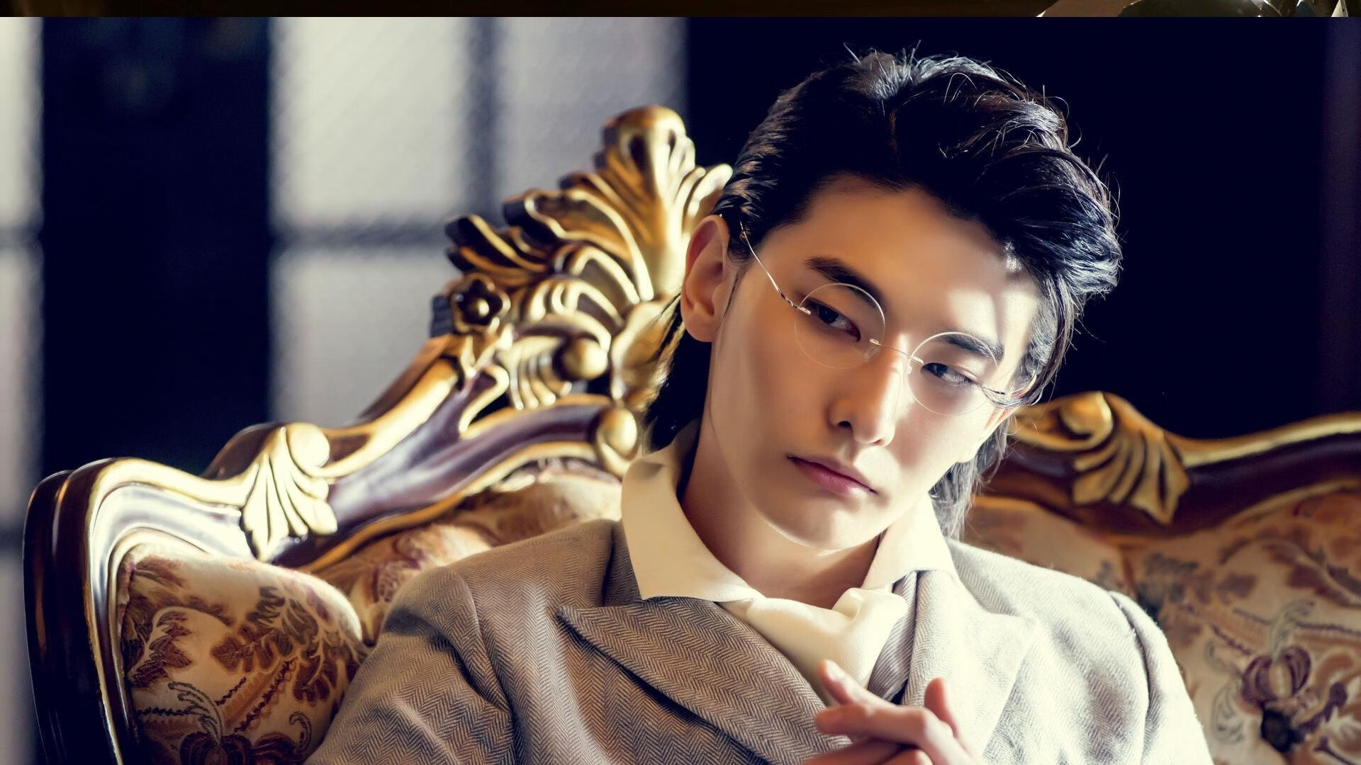 双城记，F1街道赛的极速心跳与绿茵淘汰赛的残酷美学