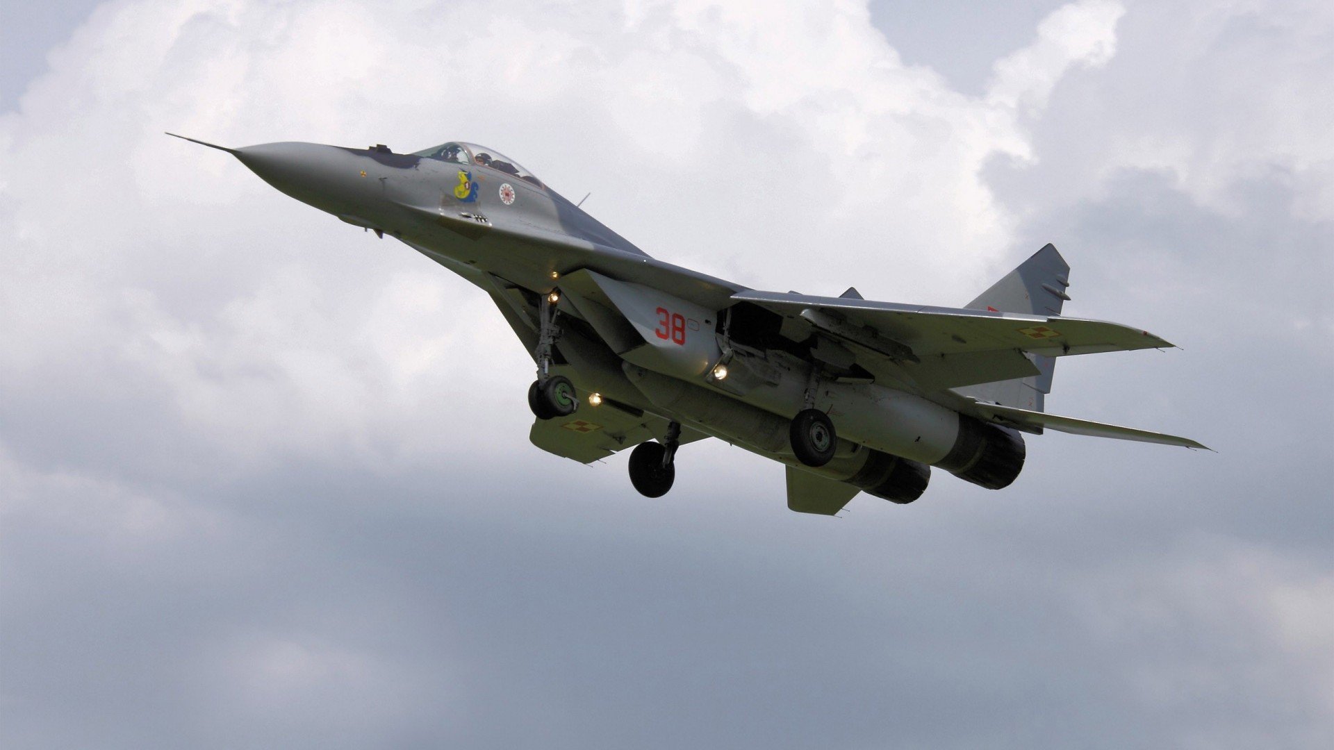 当鹏城篮球欧冠夜,深圳男篮踏平奇才背后的城市战役