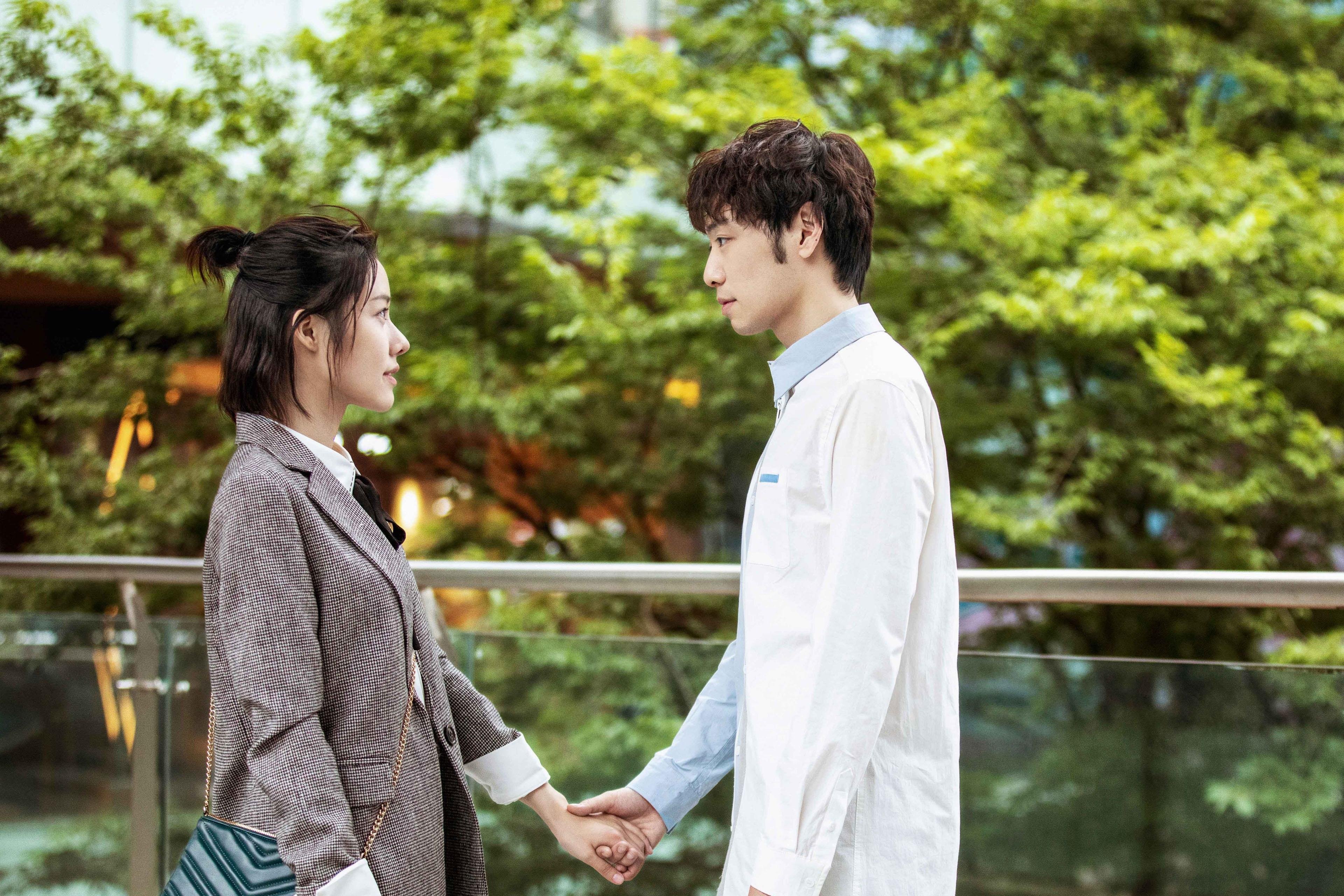 破冰之人，当黄喜灿在东亚德比的聚光灯下，击碎英格兰的傲慢凝视