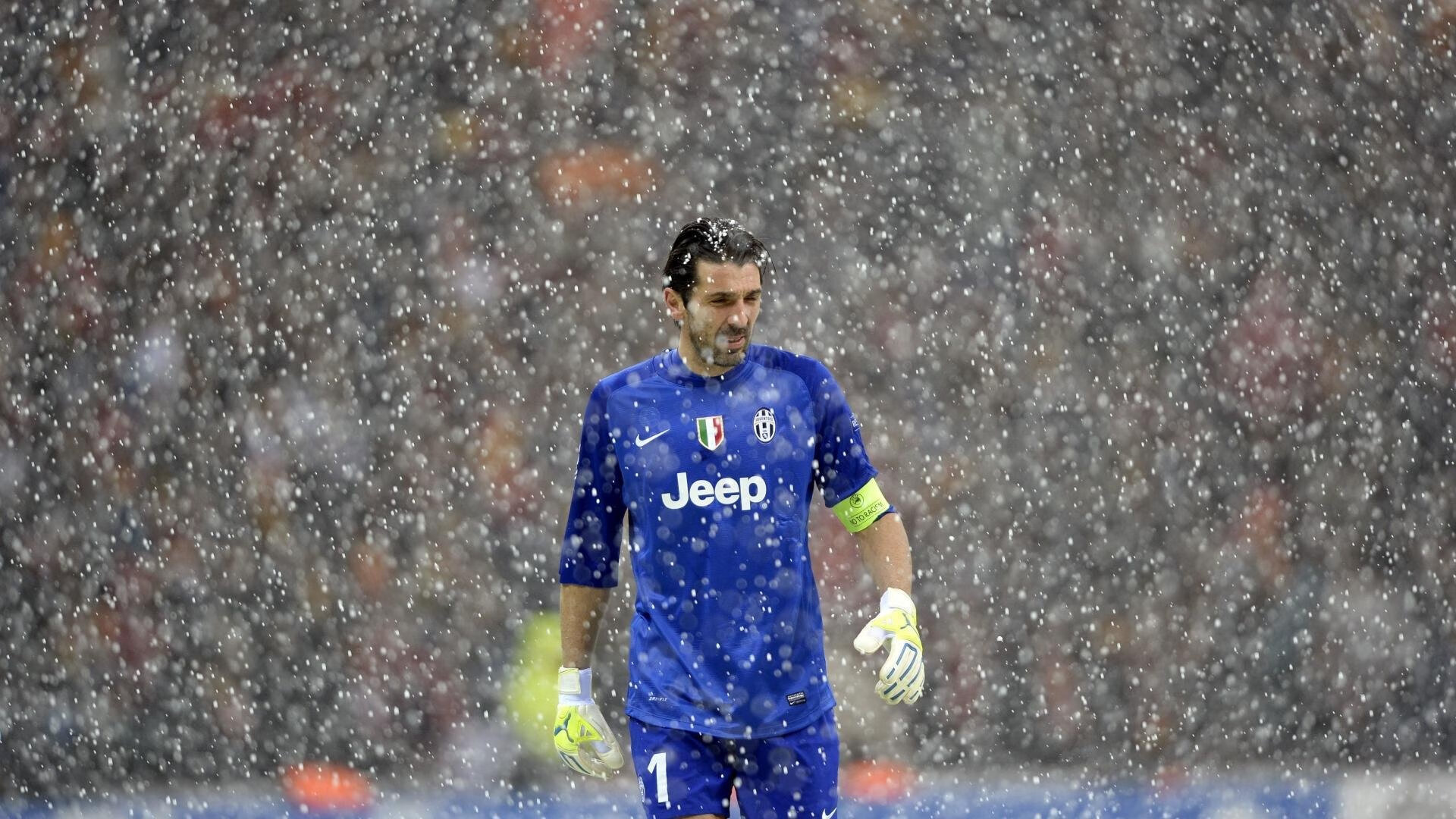 红与白的淬炼，当钢铁防线溶解华丽枪矛 记AC米兰欧冠决赛轻取阿森纳